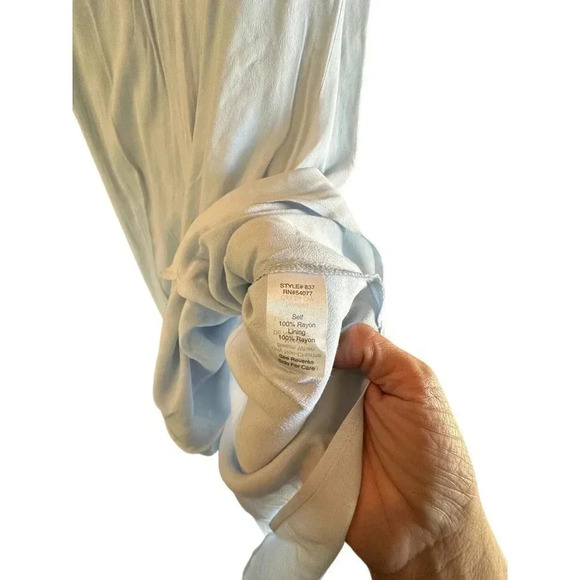 Cabi Women's Baby Blue Hi-Low Hem Sleeveless Rayon Shift Dress Size Small - Picture 4 of 6